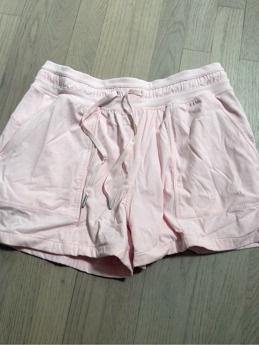 Lululemon Light Pink Women's Drawstring Athletic Shorts 8 EUC